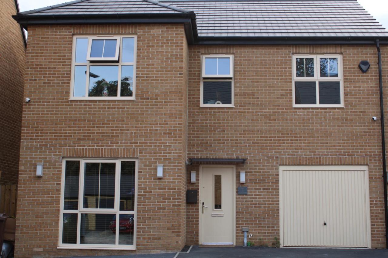 Haven - Spacious Luxury Home Perfect For Families, Couples And Contractors! 5Mins To Xscape And Junction 32! Castleford Exterior photo