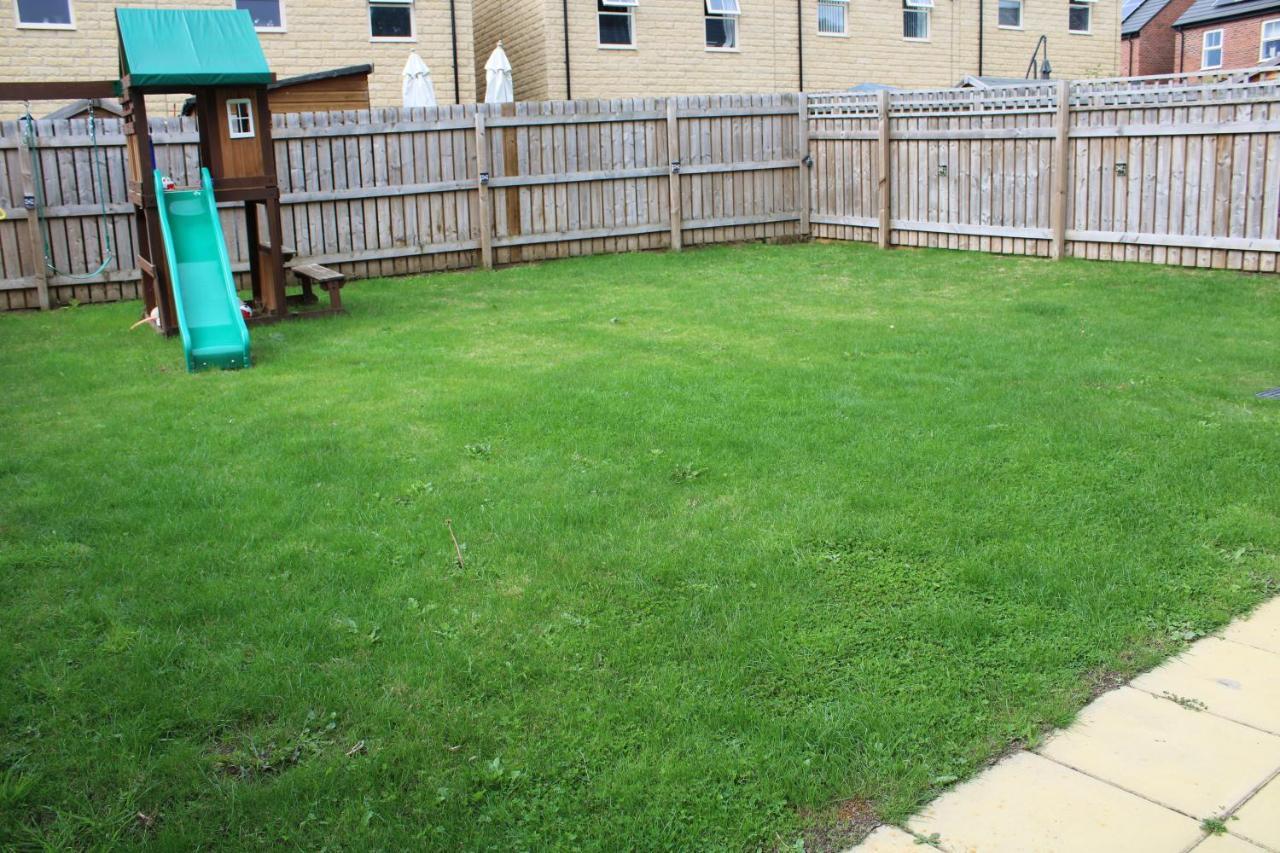 Haven - Spacious Luxury Home Perfect For Families, Couples And Contractors! 5Mins To Xscape And Junction 32! Castleford Exterior photo