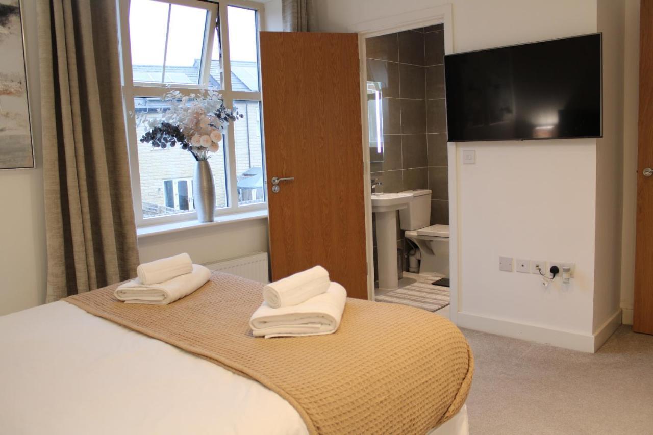 Haven - Spacious Luxury Home Perfect For Families, Couples And Contractors! 5Mins To Xscape And Junction 32! Castleford Exterior photo