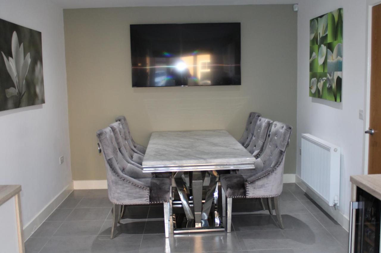 Haven - Spacious Luxury Home Perfect For Families, Couples And Contractors! 5Mins To Xscape And Junction 32! Castleford Exterior photo