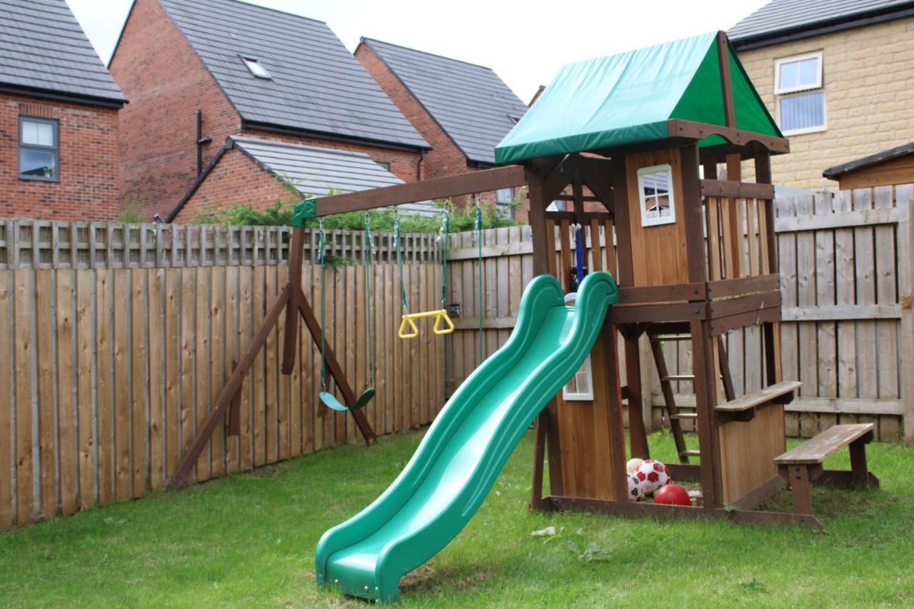 Haven - Spacious Luxury Home Perfect For Families, Couples And Contractors! 5Mins To Xscape And Junction 32! Castleford Exterior photo