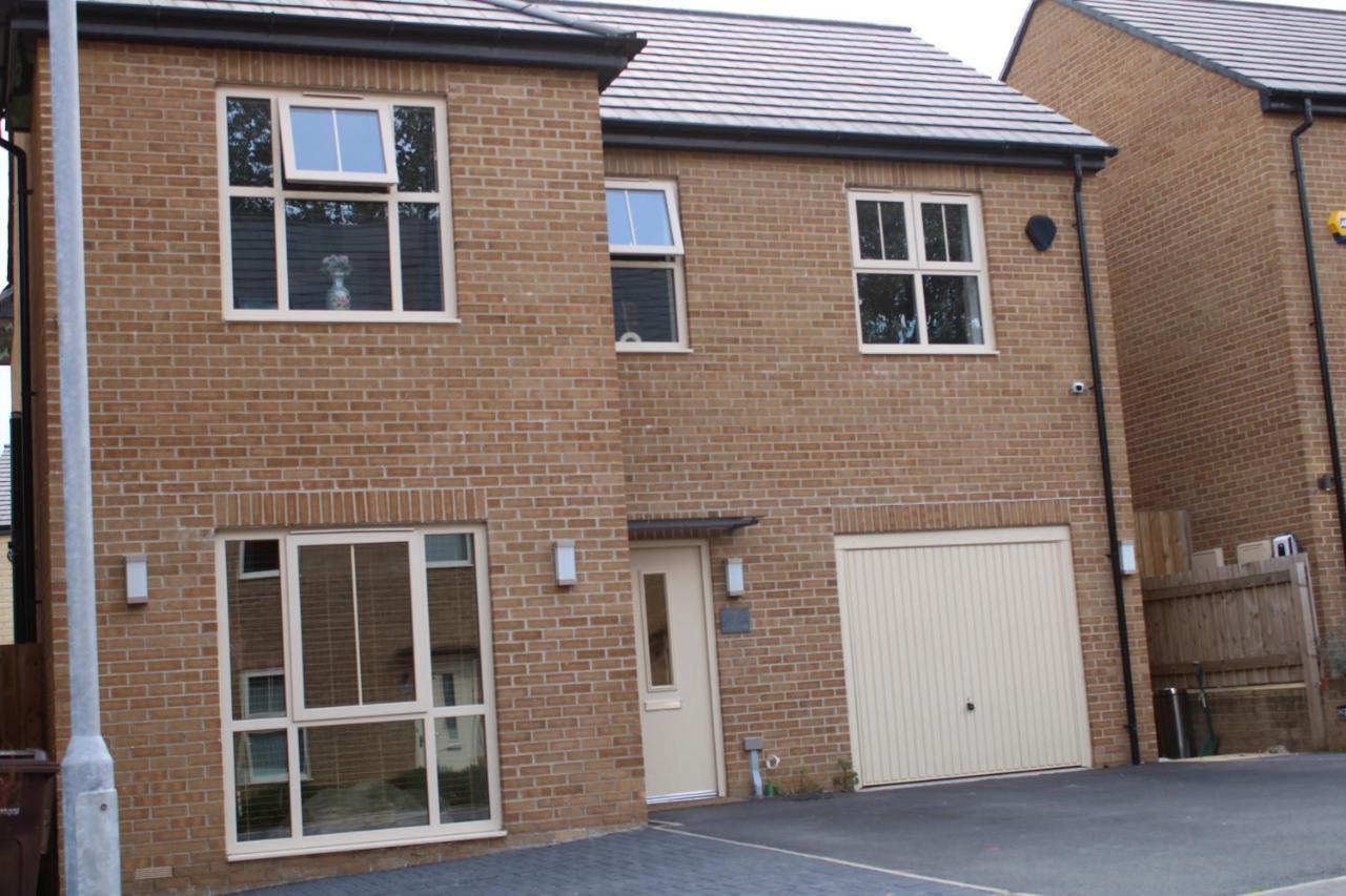 Haven - Spacious Luxury Home Perfect For Families, Couples And Contractors! 5Mins To Xscape And Junction 32! Castleford Exterior photo