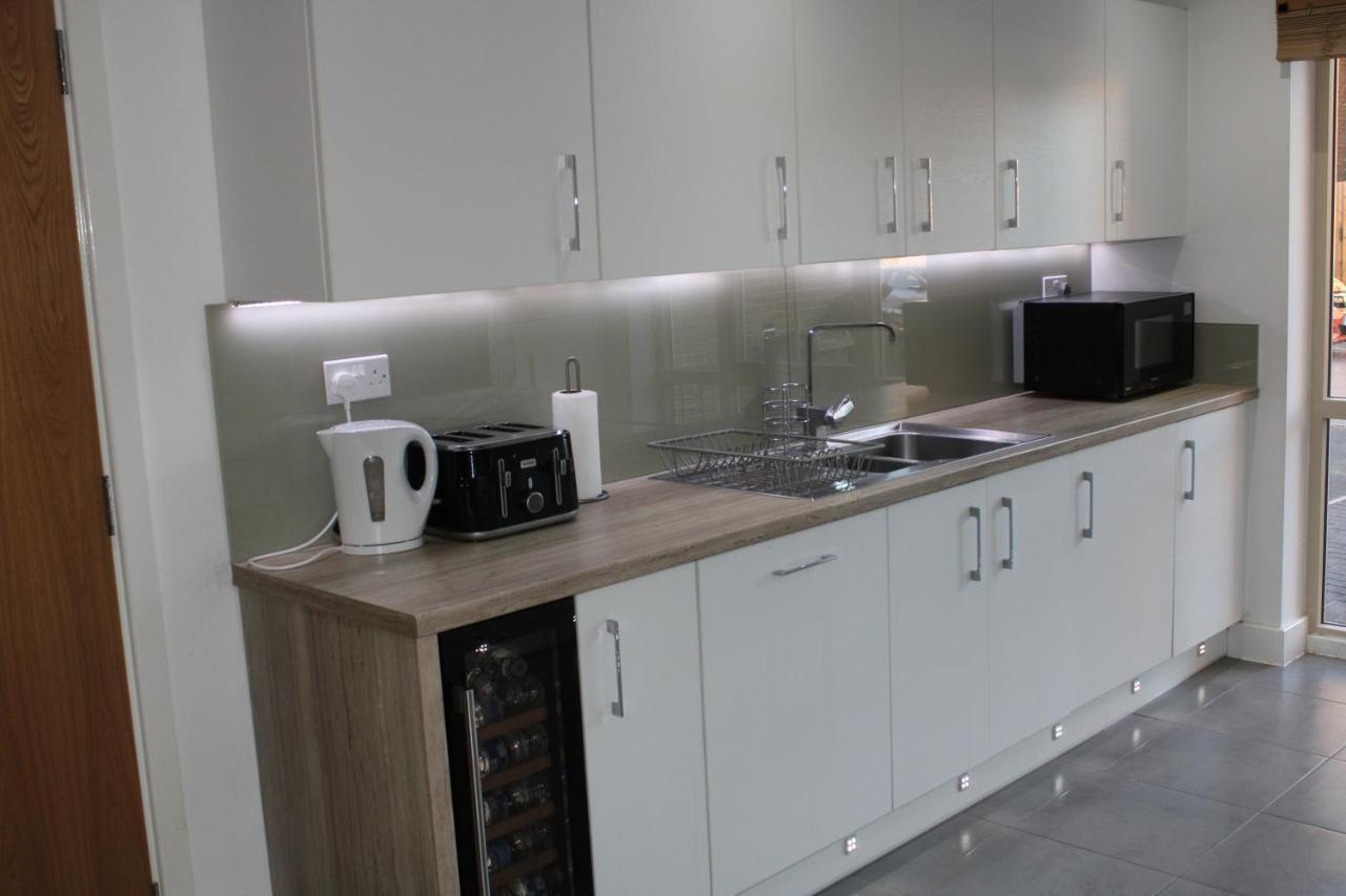 Haven - Spacious Luxury Home Perfect For Families, Couples And Contractors! 5Mins To Xscape And Junction 32! Castleford Exterior photo