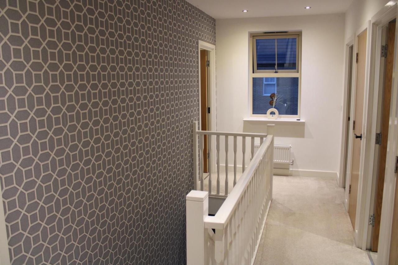 Haven - Spacious Luxury Home Perfect For Families, Couples And Contractors! 5Mins To Xscape And Junction 32! Castleford Exterior photo