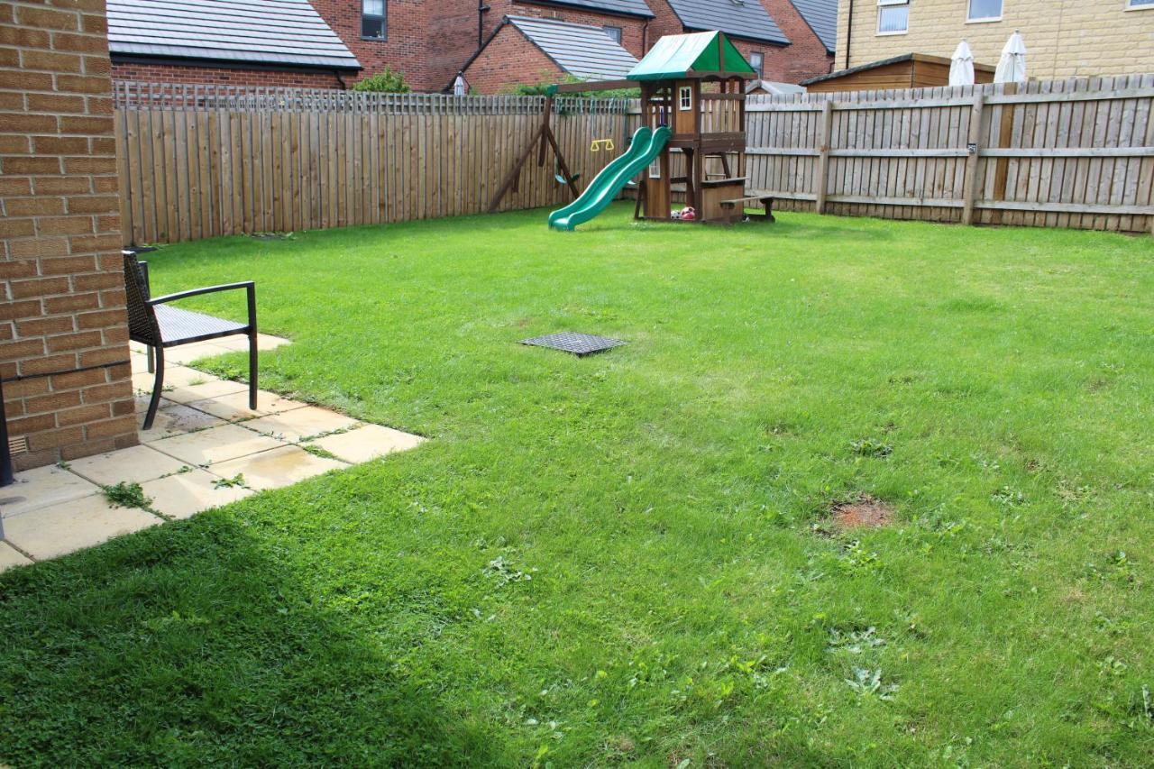 Haven - Spacious Luxury Home Perfect For Families, Couples And Contractors! 5Mins To Xscape And Junction 32! Castleford Exterior photo