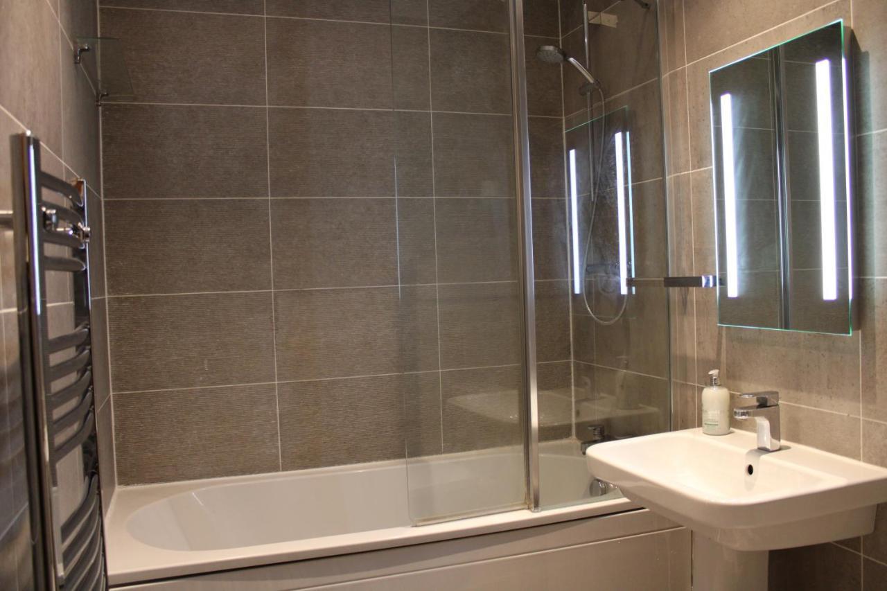 Haven - Spacious Luxury Home Perfect For Families, Couples And Contractors! 5Mins To Xscape And Junction 32! Castleford Exterior photo